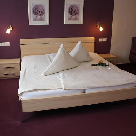 Weinstube Bycastors Hotel Трейс-Карден Екстериор снимка