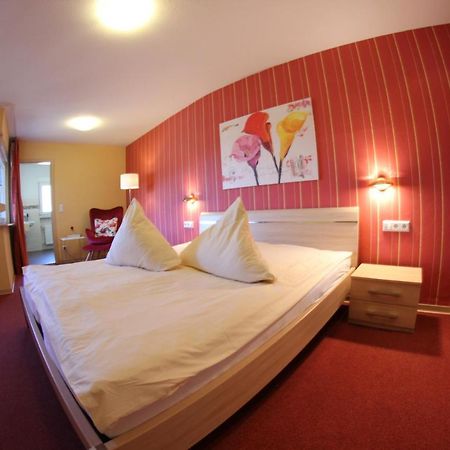 Weinstube Bycastors Hotel Трейс-Карден Екстериор снимка
