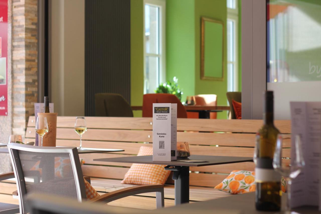 Weinstube Bycastors Hotel Трейс-Карден Екстериор снимка