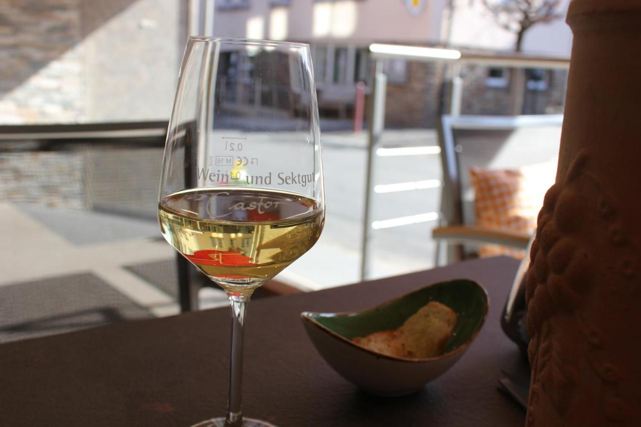 Weinstube Bycastors Hotel Трейс-Карден Екстериор снимка