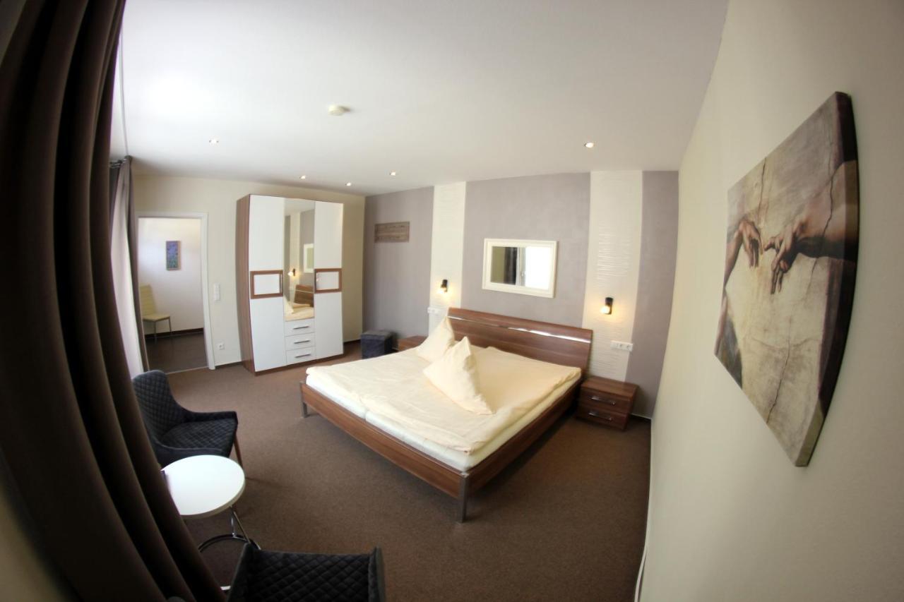 Weinstube Bycastors Hotel Трейс-Карден Екстериор снимка