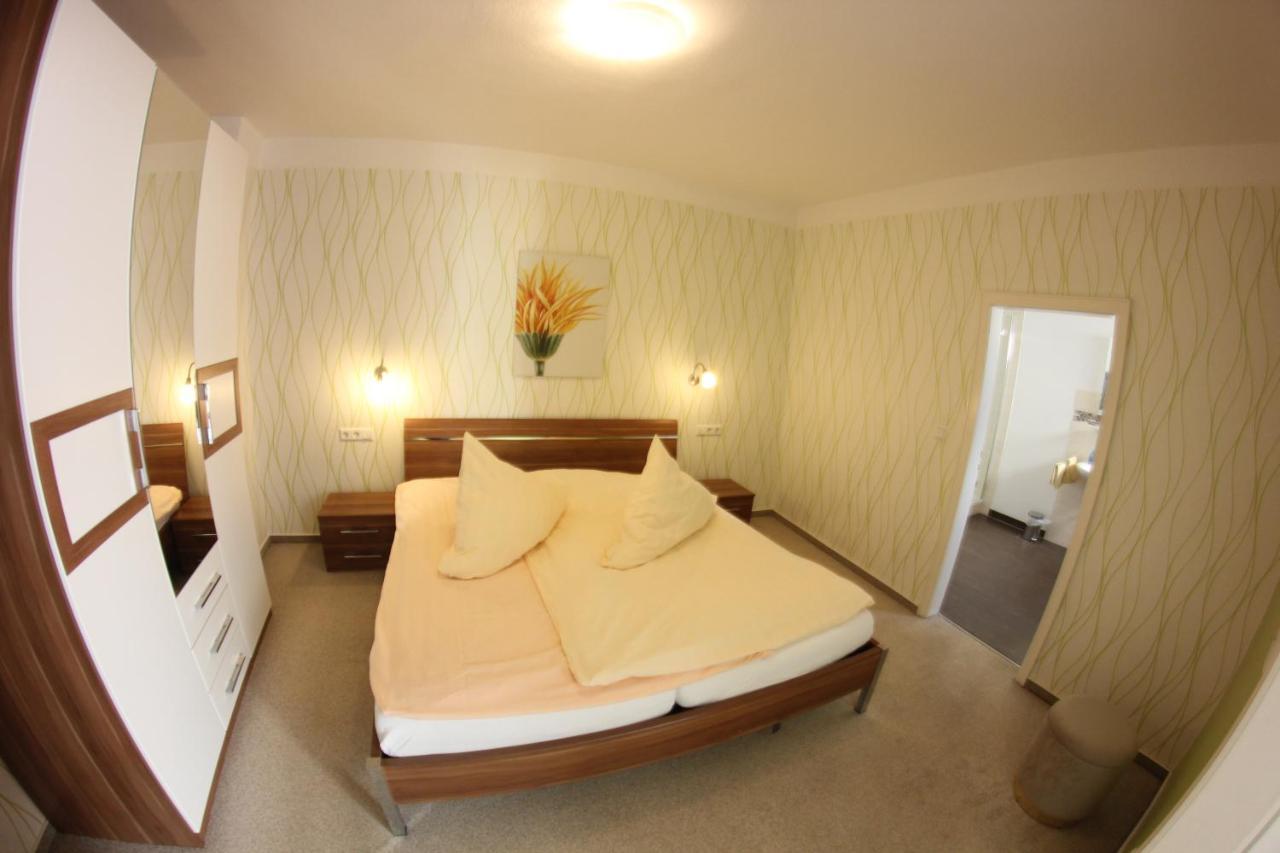 Weinstube Bycastors Hotel Трейс-Карден Екстериор снимка